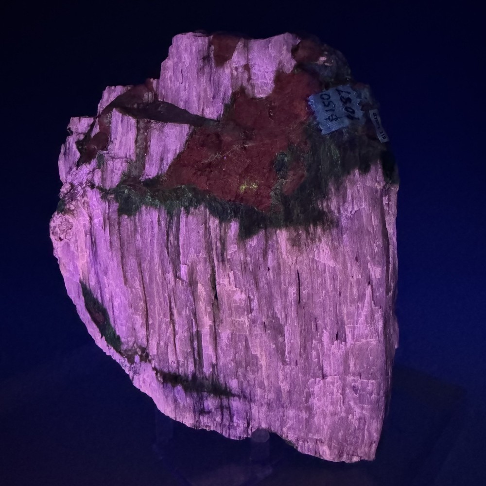 Fine Large Solid Pink Fluorescent Agrellite: Kipawa Complex, Quebec, Canada