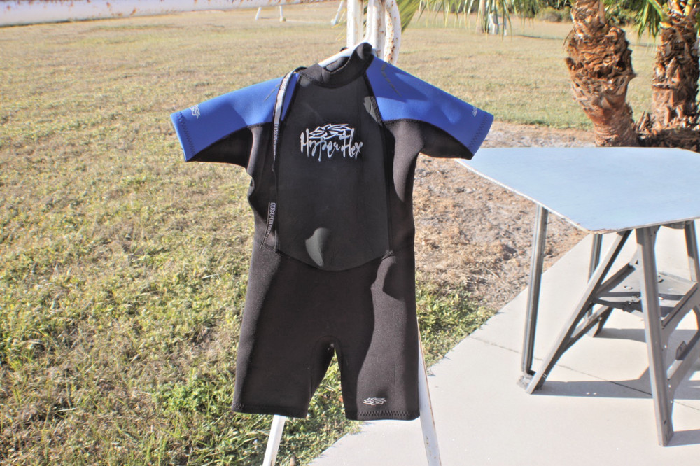 HYPERFLEX -  WETSUIT - SIZE 6- SPRING SUIT - BLACK - USED
