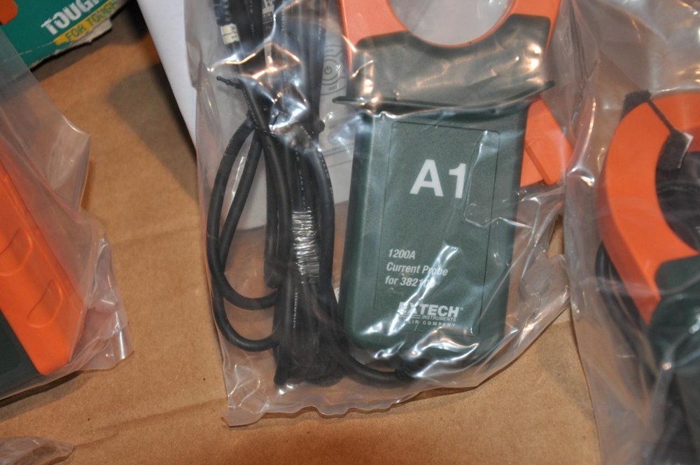 Extech 1200A 382100 3-Phase Power Analyzer/Datalogger Kit