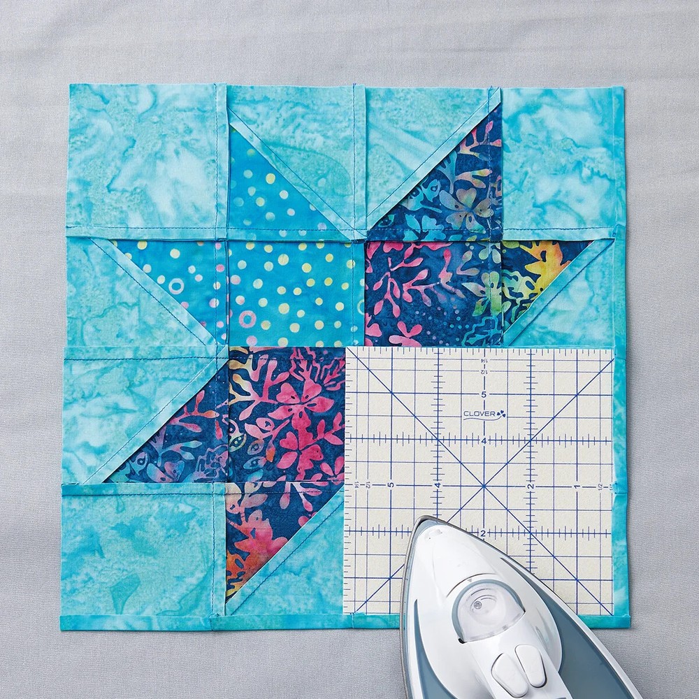 HOT HEMMER (SQUARE) #7813 BY CLOVER