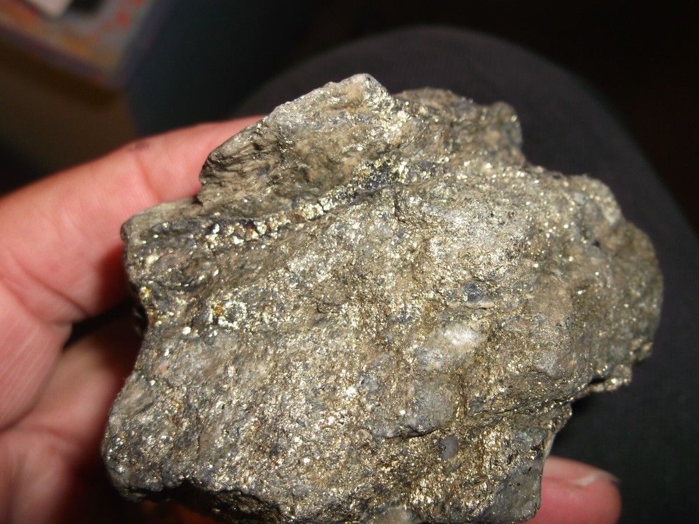 Gold, silver, copper, 365 grams samples ,ore high grade .