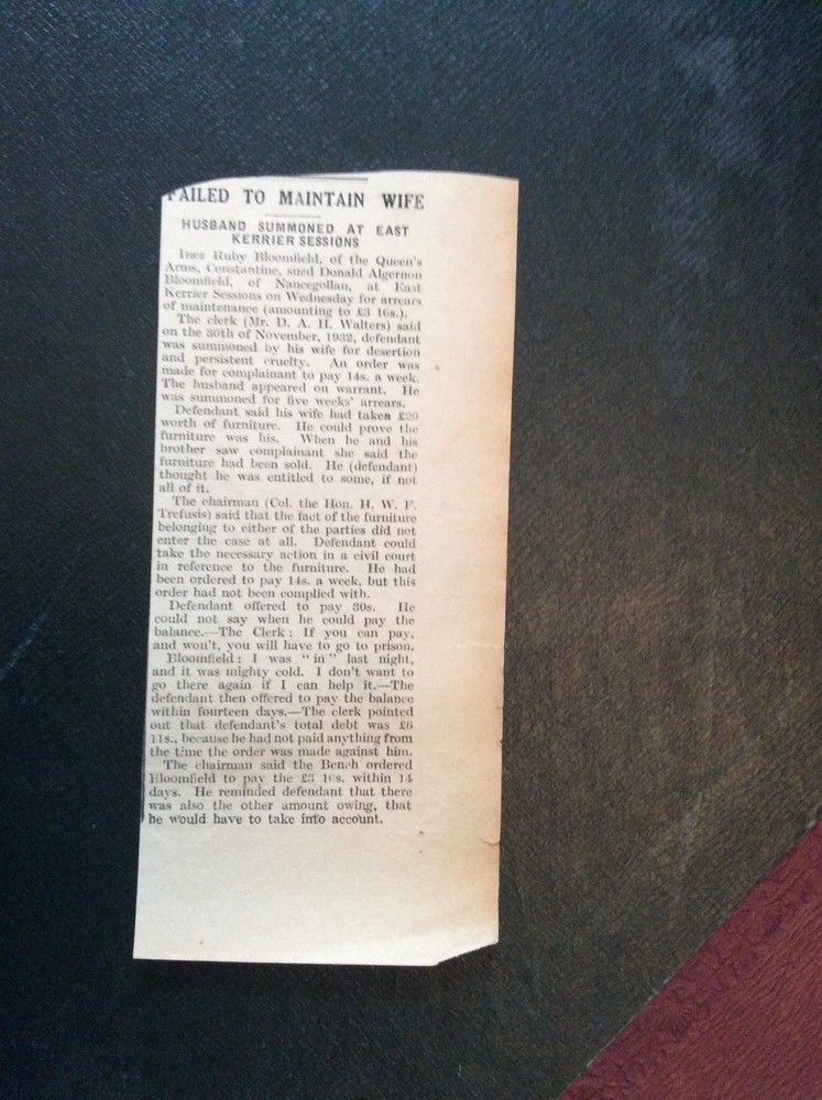 F1-1 ephemera 1933 article queen's arms constantine husband arrested