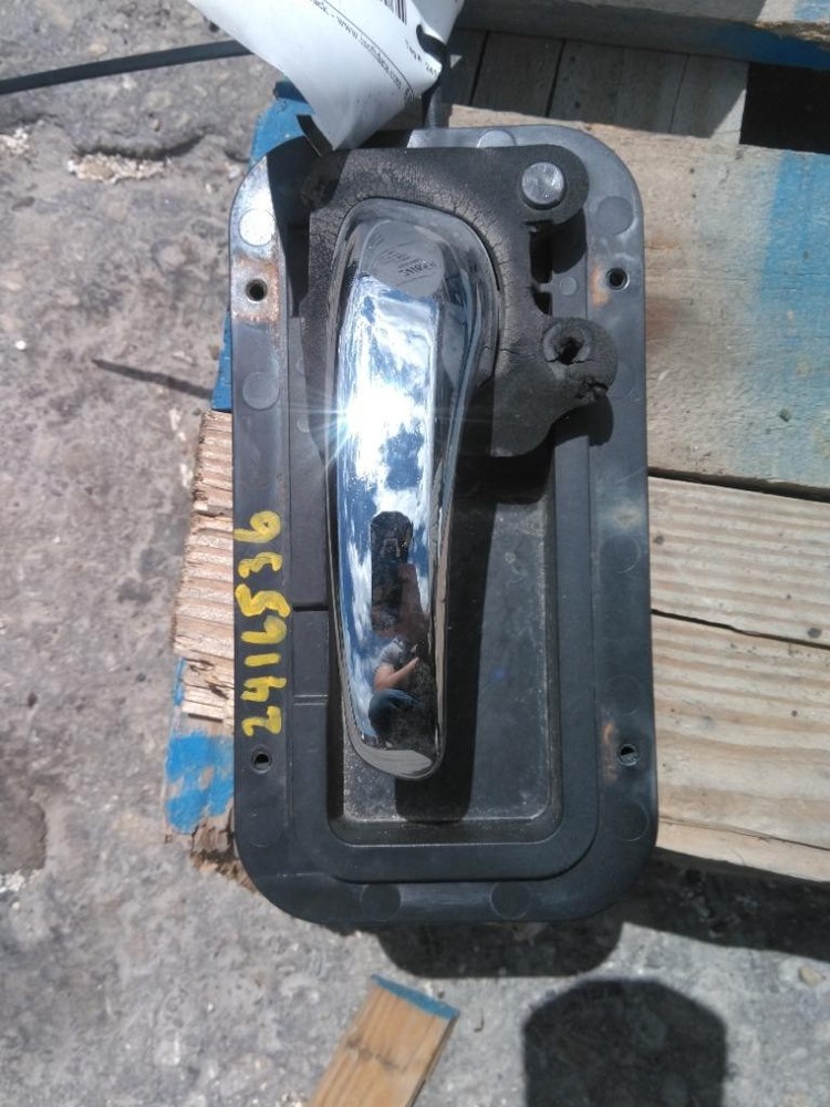 For 2010 PETERBILT 384 DOOR HANDLE Left ,  MN