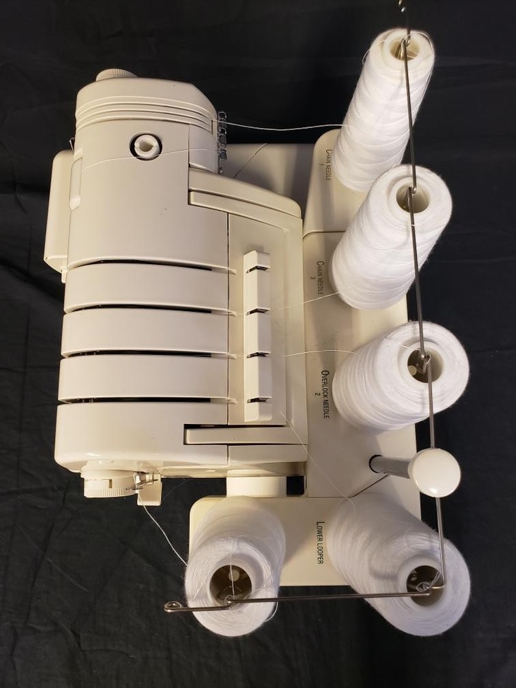 BABY LOCK BLE8 EVOLVE ELECTRIC THREAD SERGER (B26004592)