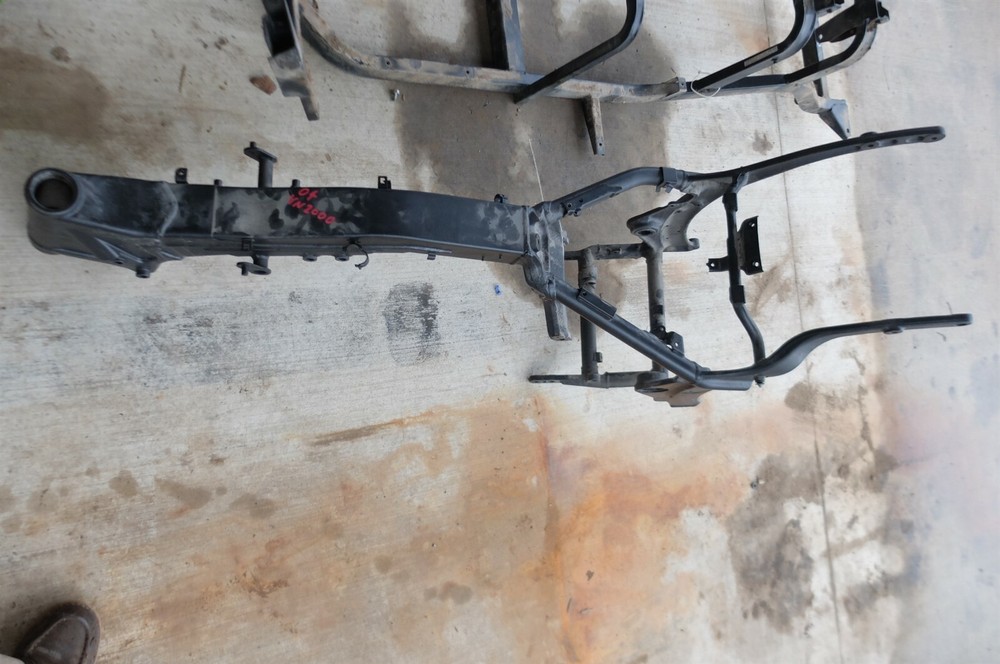 04 Kawasaki VN 2000 VN2000 Vulcan frame chassis