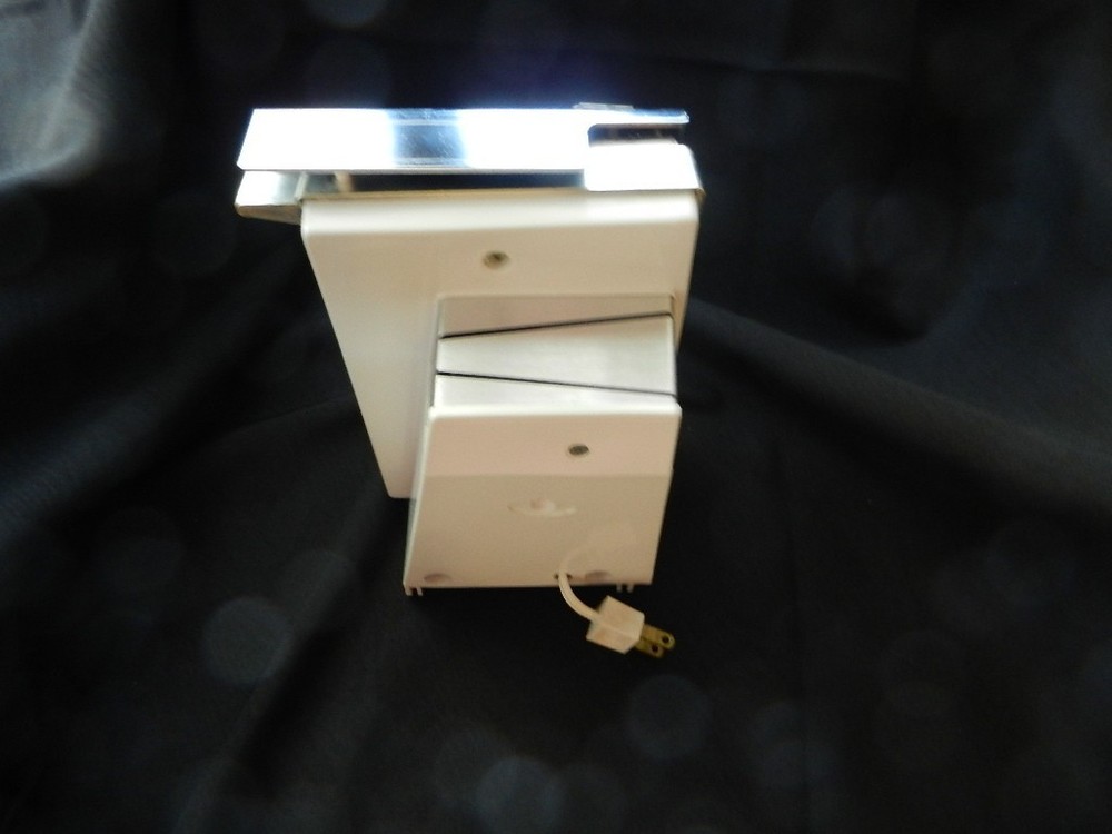 Vintage Iona Automatic Can Opener And Knife Sharpener