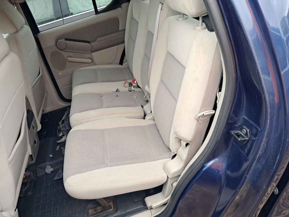 EXPLORER 2007 Glove Box 4815440
