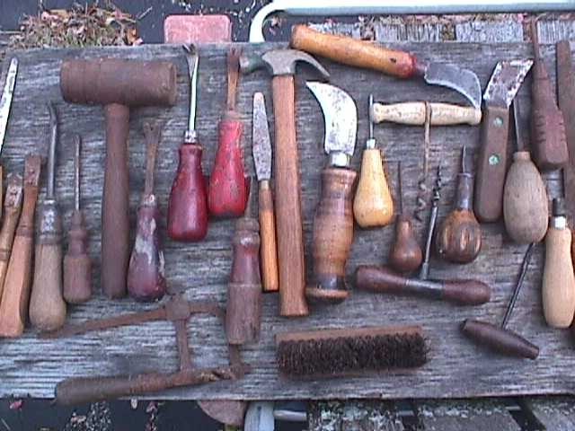 VINTAGE WOOD HANDLE TOOL LOT