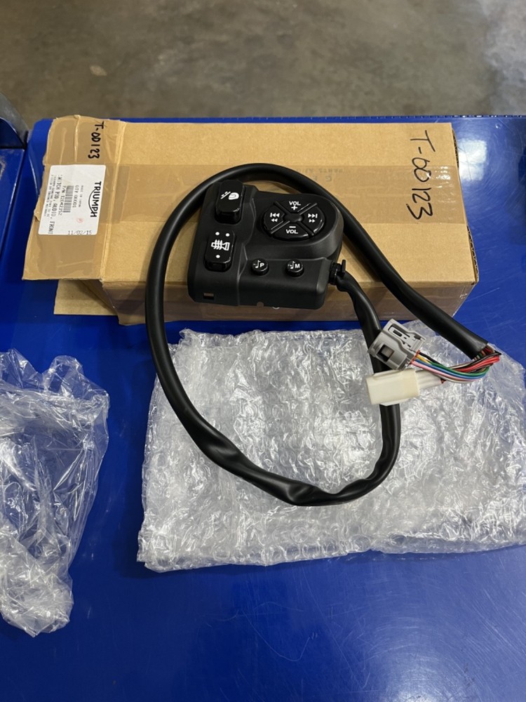Triumph Audio Switch Pod Trophy - T2042152