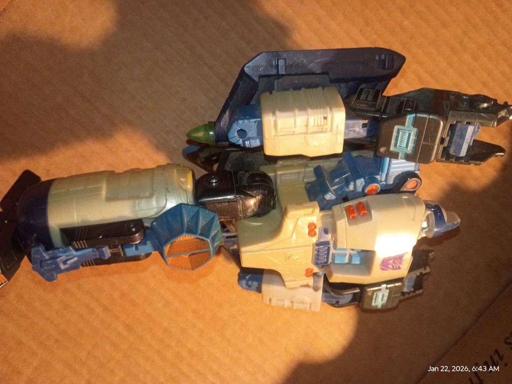 Transformers energon Decepticon Megatron missing leg