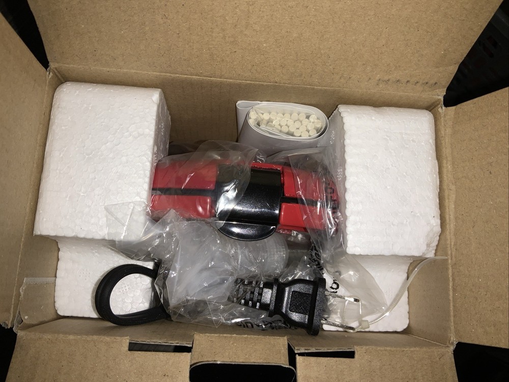 DISNEY MICKEY MOUSE CAKE POP MAKER Damaged Box