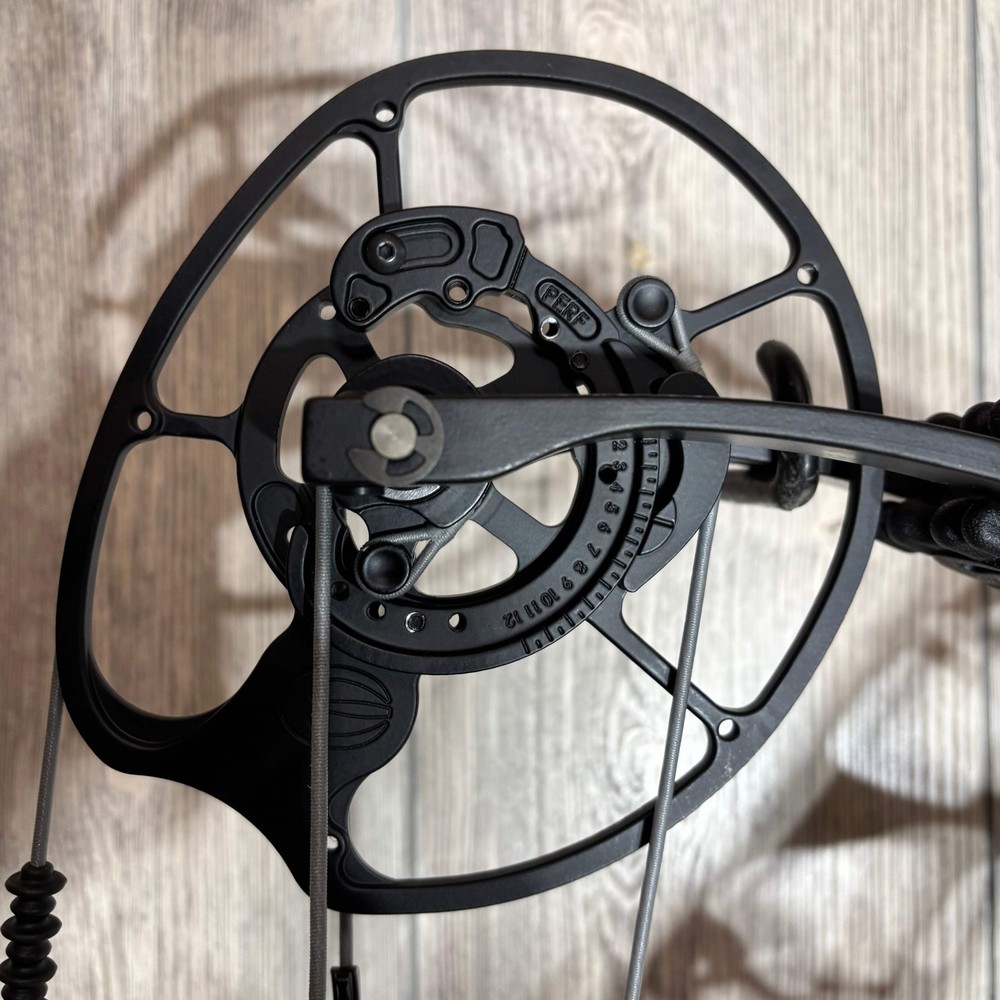 Elite Eon Mountain Tan RH 70lbs