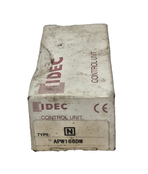 *New in Box* IDEC APW166DW indicator light WHITE