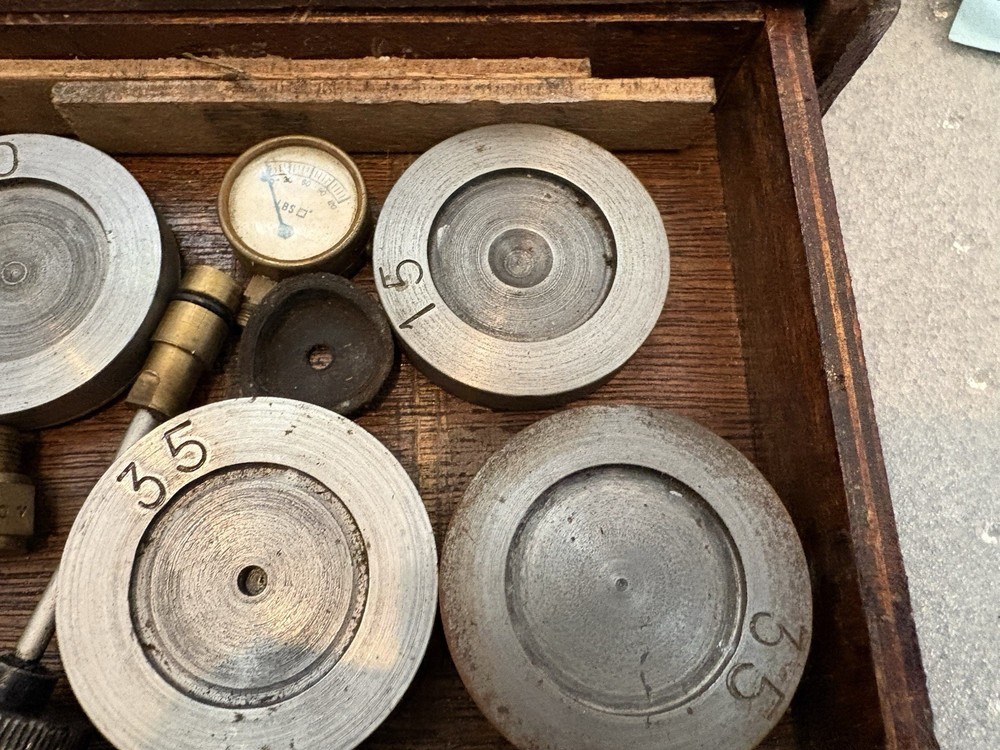 vintage deadweight tester