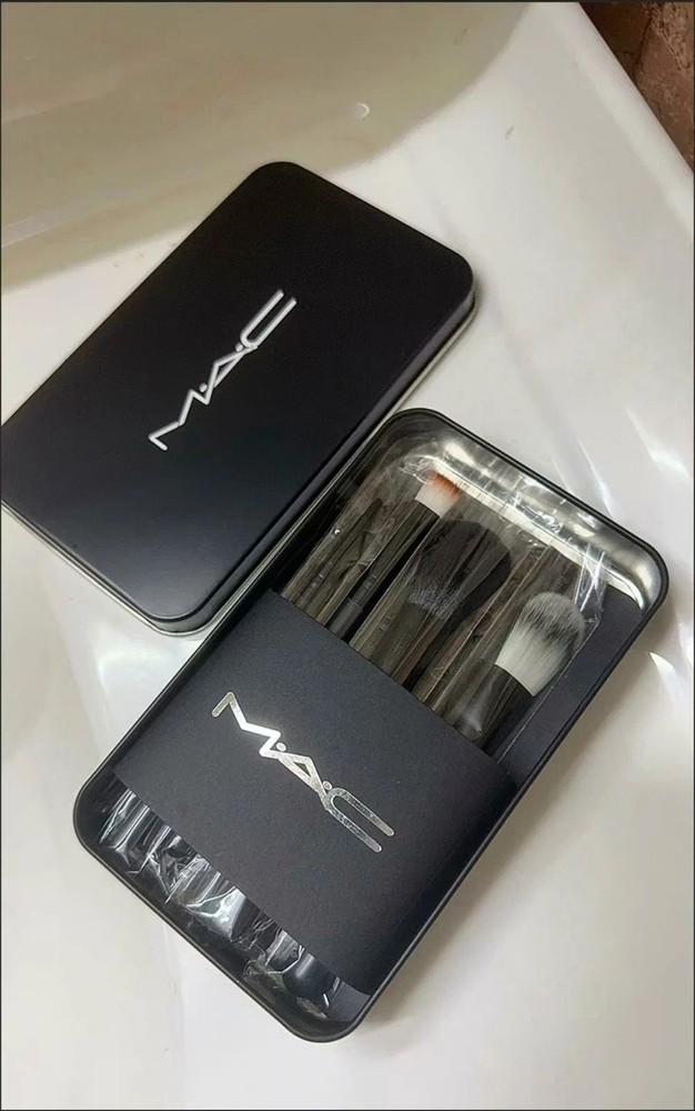 MAC Travel Compact Small Makeup Brush Set - Black