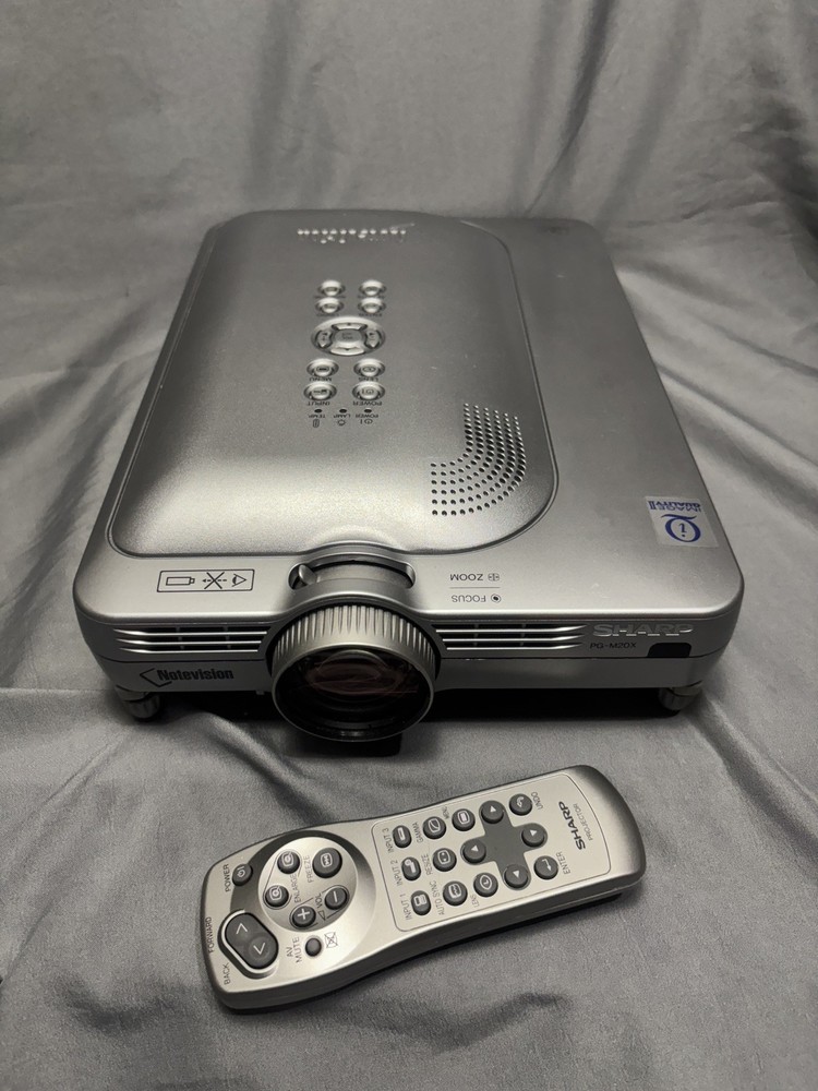 SHARP NOTEVISION PG- M20X DIGITAL VIDEO PROJECTOR W/ ACCESSORIES DLP