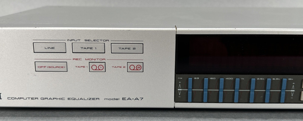 AKAI EA-A7 Graphic Equalizer - Silver