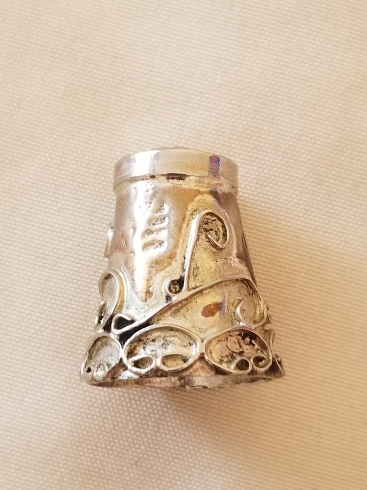 Vintage Solid Sterling Silver Ornate Scroll Pattern Thimble  1" Tall Mexico