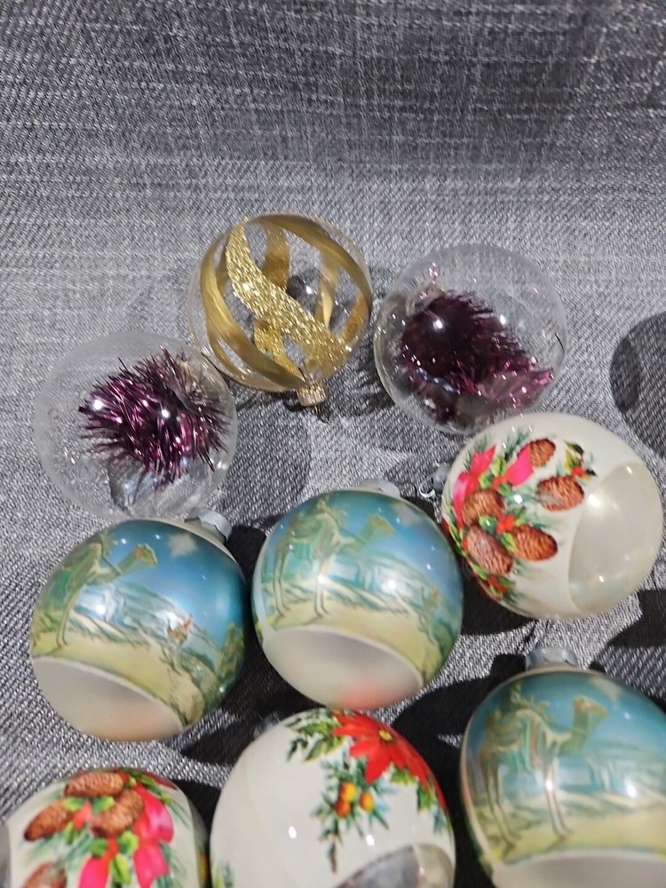Thirteen vintage christmas Oraments