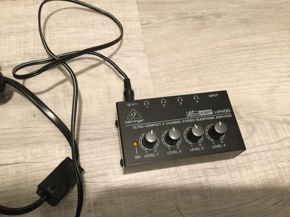 Behringer HA400 Micro Amp Ultra-Compact 4-Channel Stereo Headphone Amp Powers On