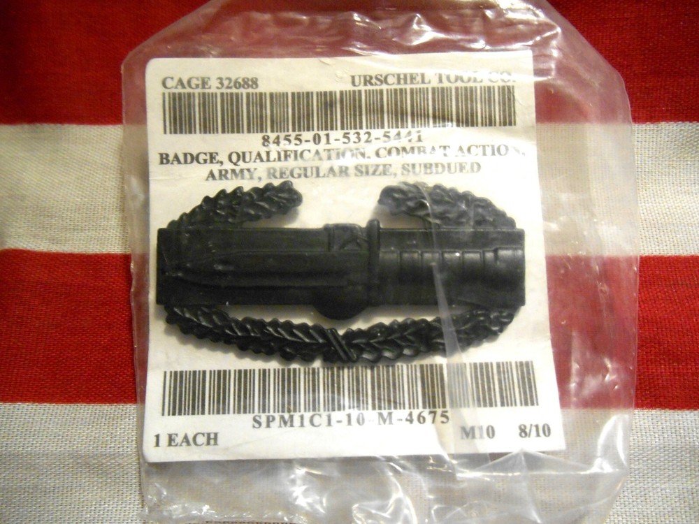 COMBAT ACTION  BADGE ARMY REGULAR SIZE SUBDUED NIP