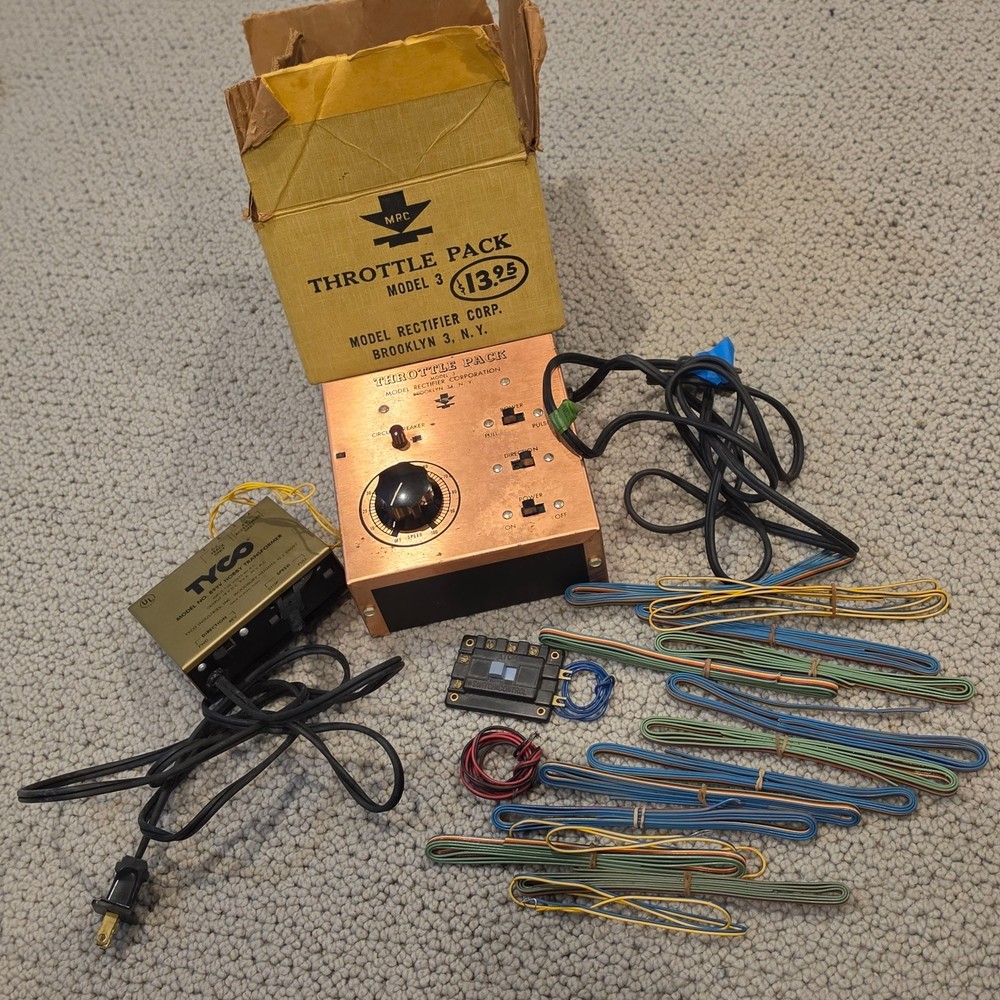 TYCO Trains HO Scale Model Train Hobby Transformer Controller #899V + Throttle P