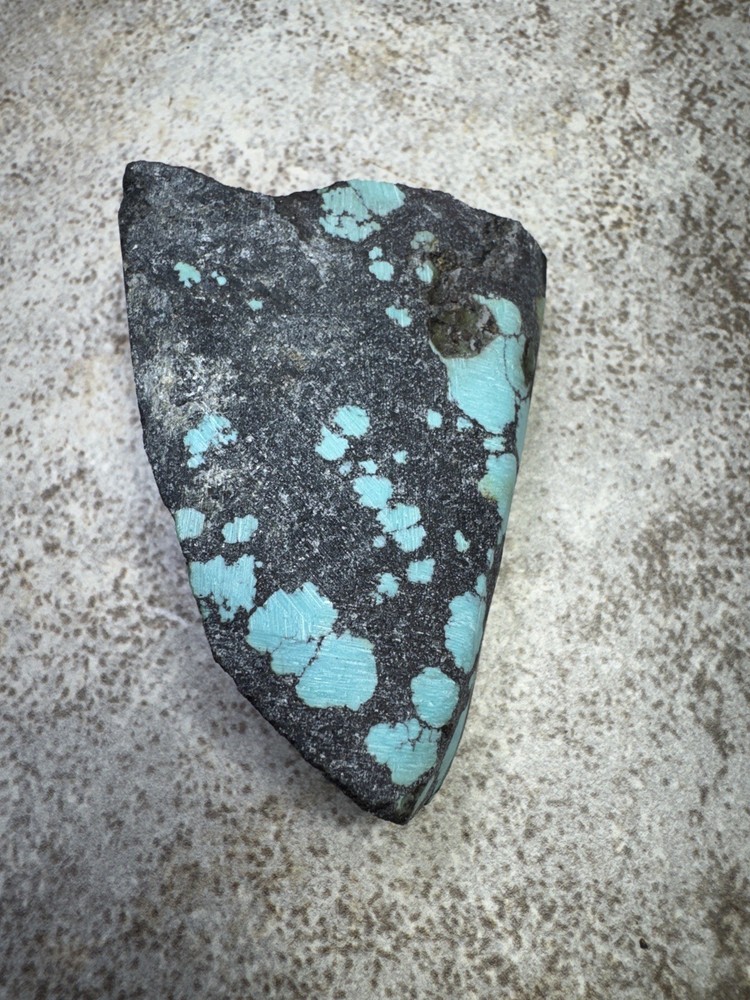 Stabilized hubei turquoise rough nice blue color with black matrix