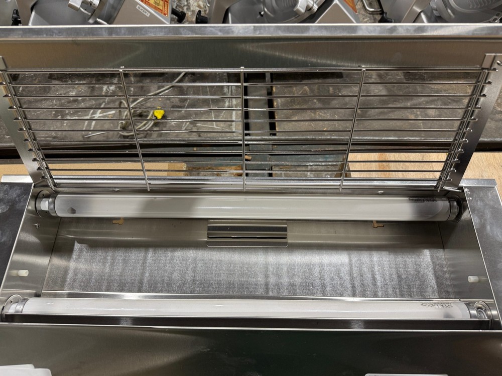 GILBERT 225GT STICKY FOX FLY LIGHT