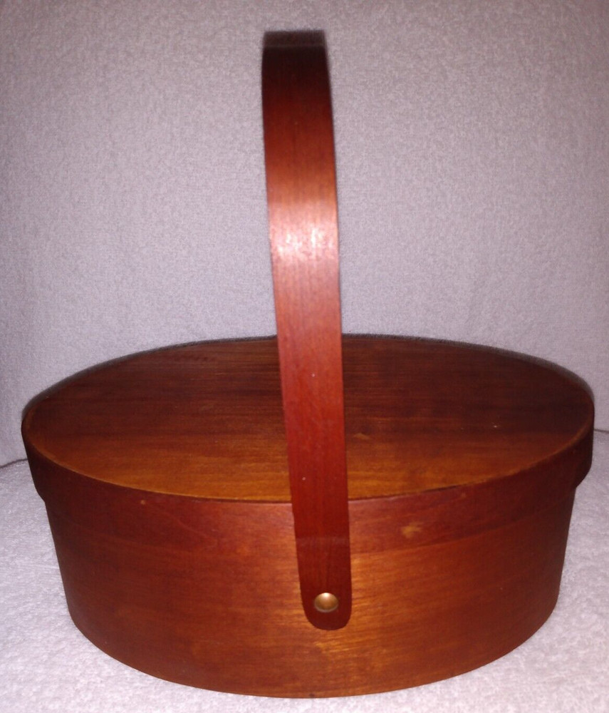 Primitive Wood Shaker Style Basket W/Lid