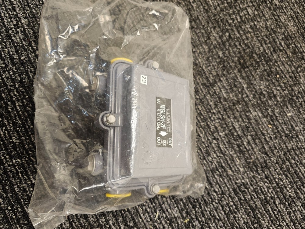 Milenium 2000 MGLSH-2F 2-Way Splitter, Line 1 GHz Bandwidth, 15 Amp