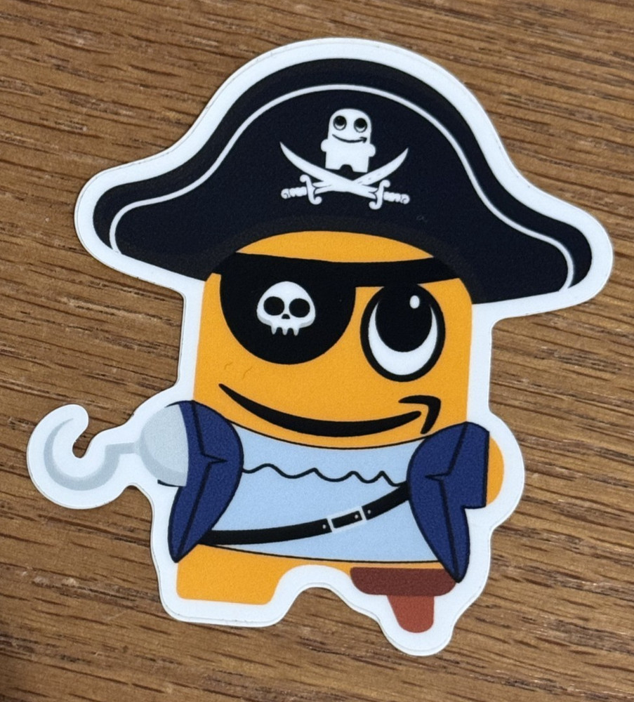 PIRATE AMAZON PECCY PIN