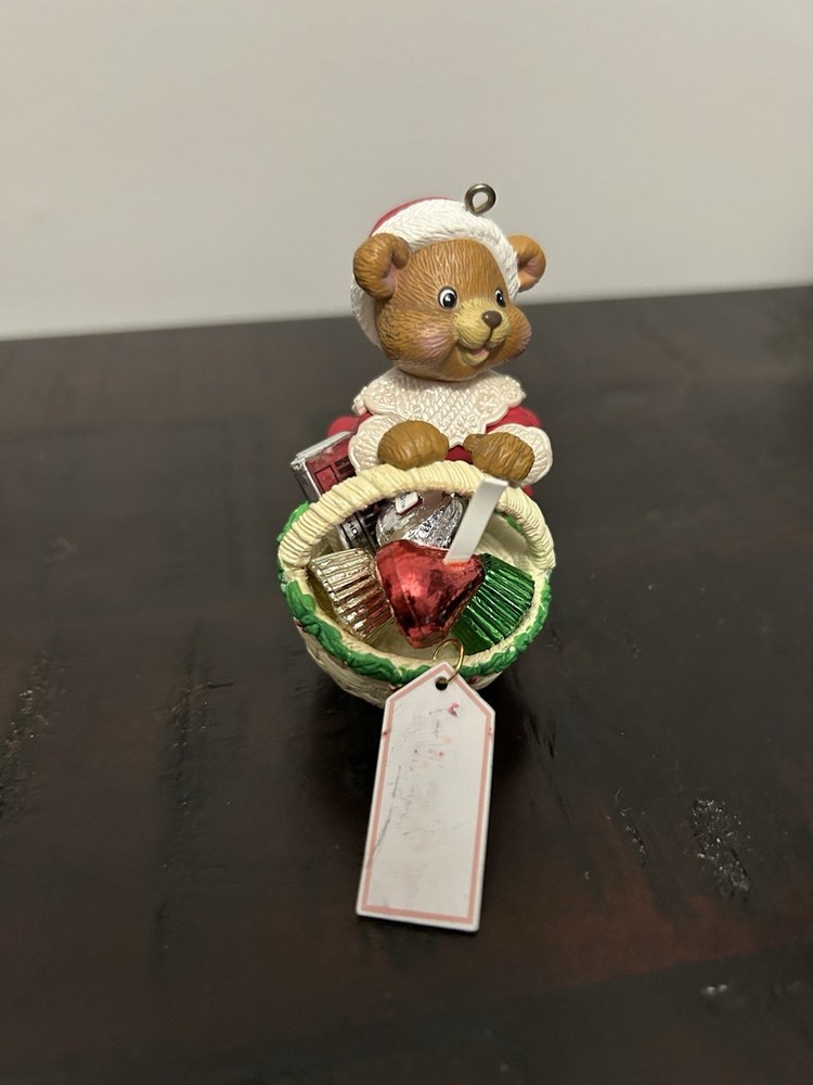 Hershey Teddy lady 1990