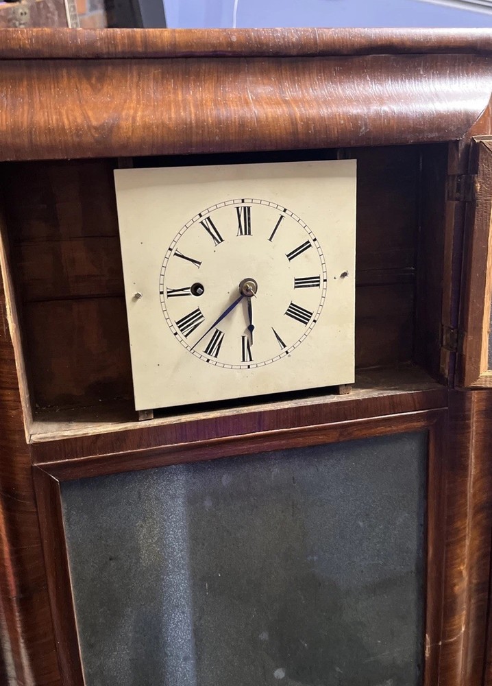 George Hills Mirror Clock