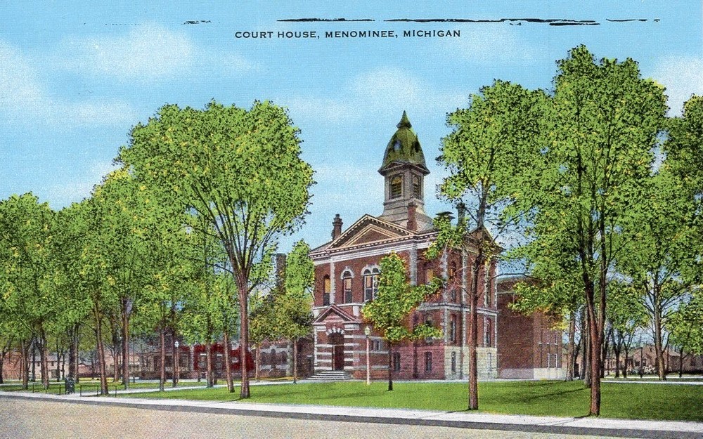 COURT HOUSE, MENOMINEE, MI - PC2425
