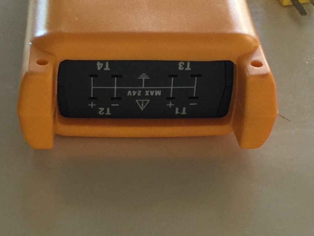 Omega HH147 Data Logger Thermometer RS-232 Includes Battery