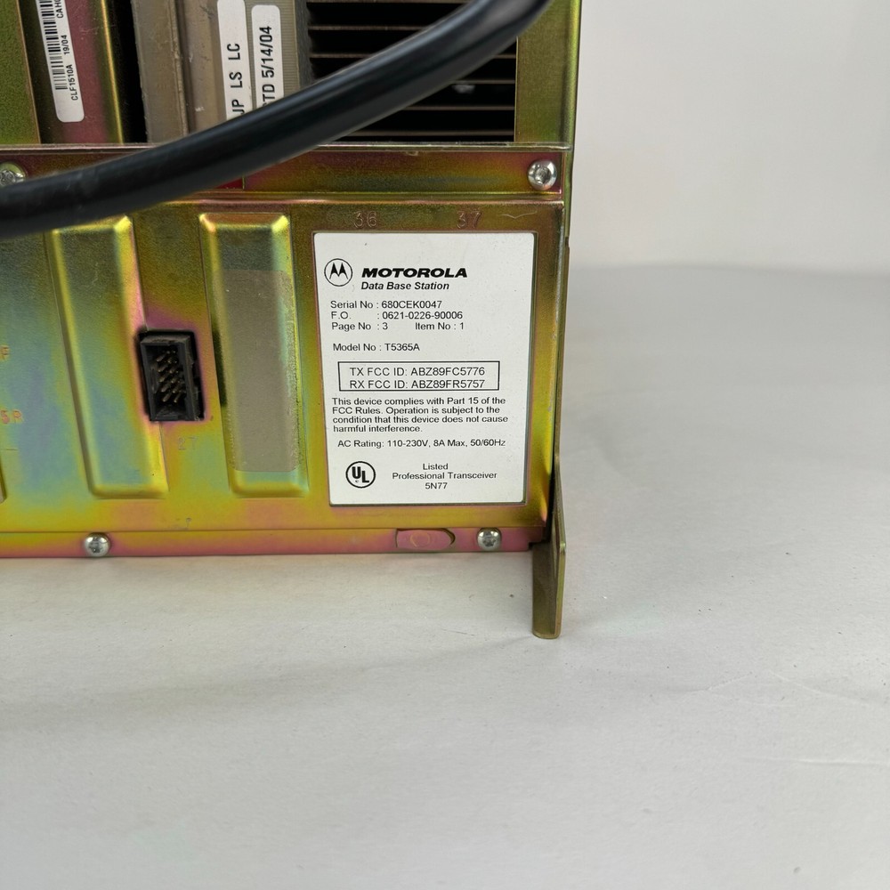 Motorola Quantar Repeater Base Station Model T5365A 800mhz UHF Trunking System