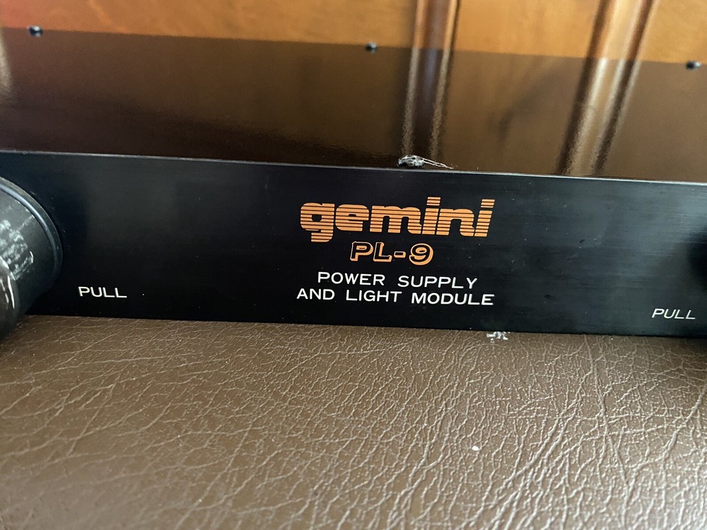 Gemini PL-9 Rack Mountable Power Supply and Light Module 8 Outlets - TESTED