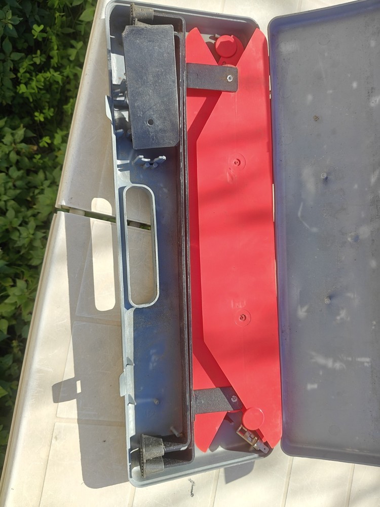 Om EEC Emergency Car Triangle