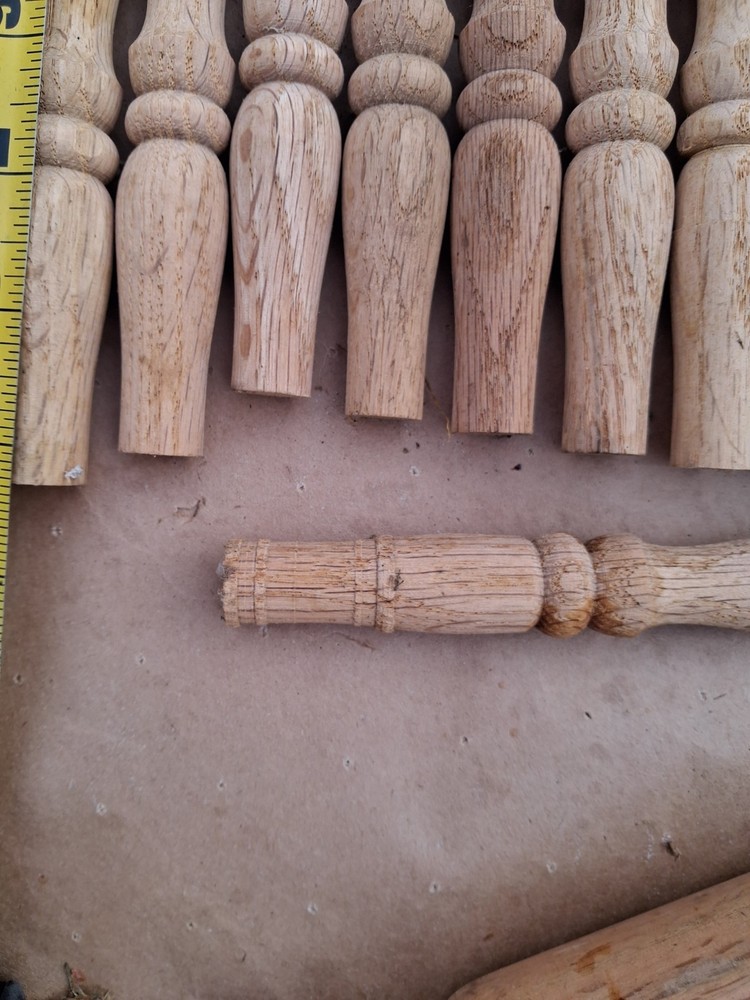 16 Oak Spindles
