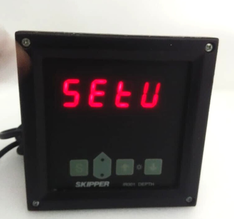 SKIPPER DIGITAL DEPTH REPEATER IR301 INPUT POWER 24VDC
