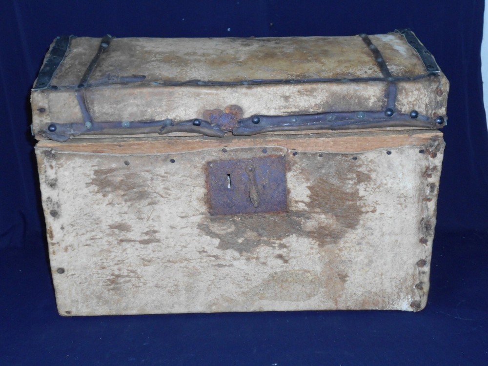 ANTIQUE PRIMITIVE HIDE COVERED DOME TOP TRAVELING TRUNK
