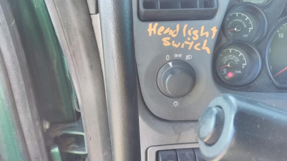 Replaces 2017 PETERBILT 579 HEADLIGHT SWITCH ,  OH