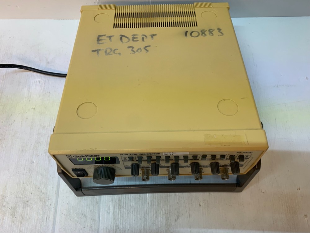 Gold Star Function Generator FG-2002C S8343