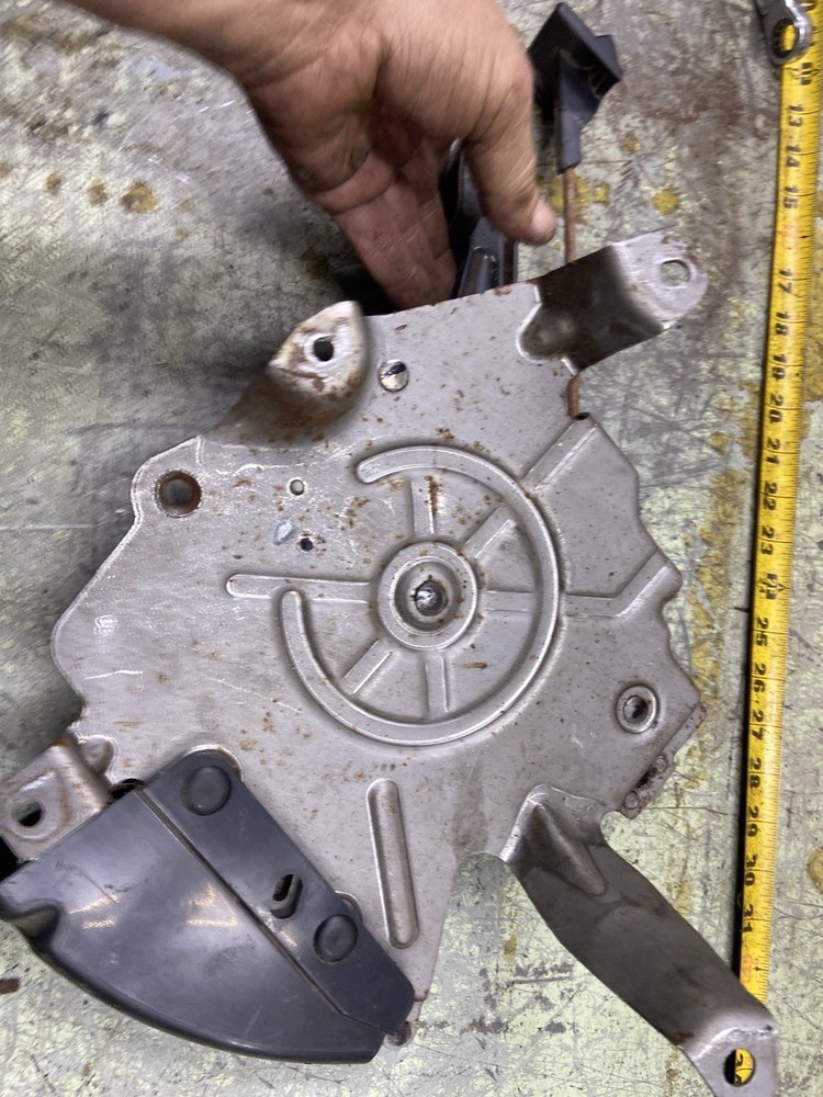 08-12 ESCAPE Park Brake Assembly (release Handle Damaged)