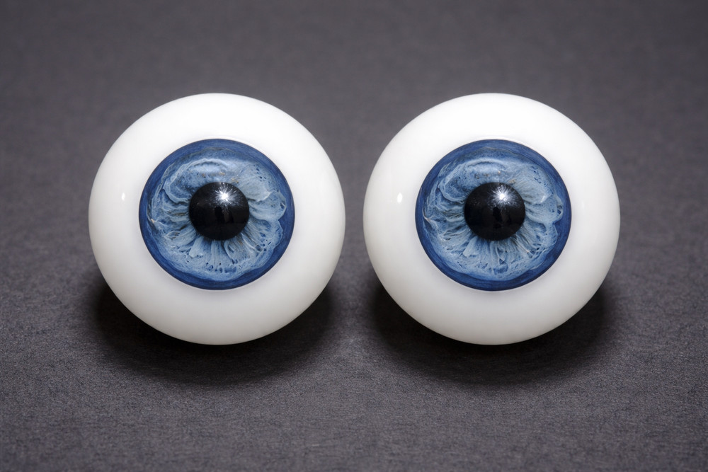 glass eyes dolls