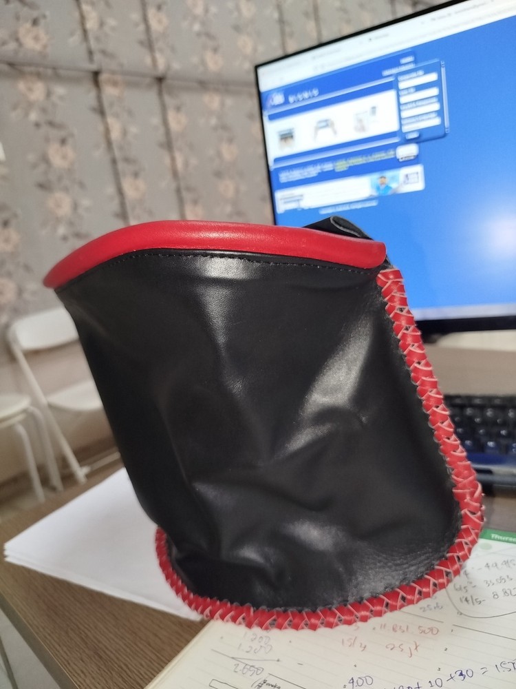 Busker Pouch