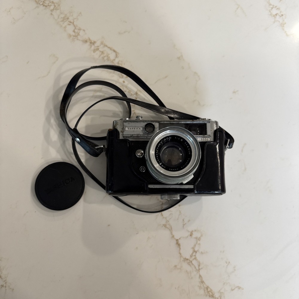 Yashica Lynx 5000 35mm Rangefinder Camera with Case **UnNTESTED For Parts