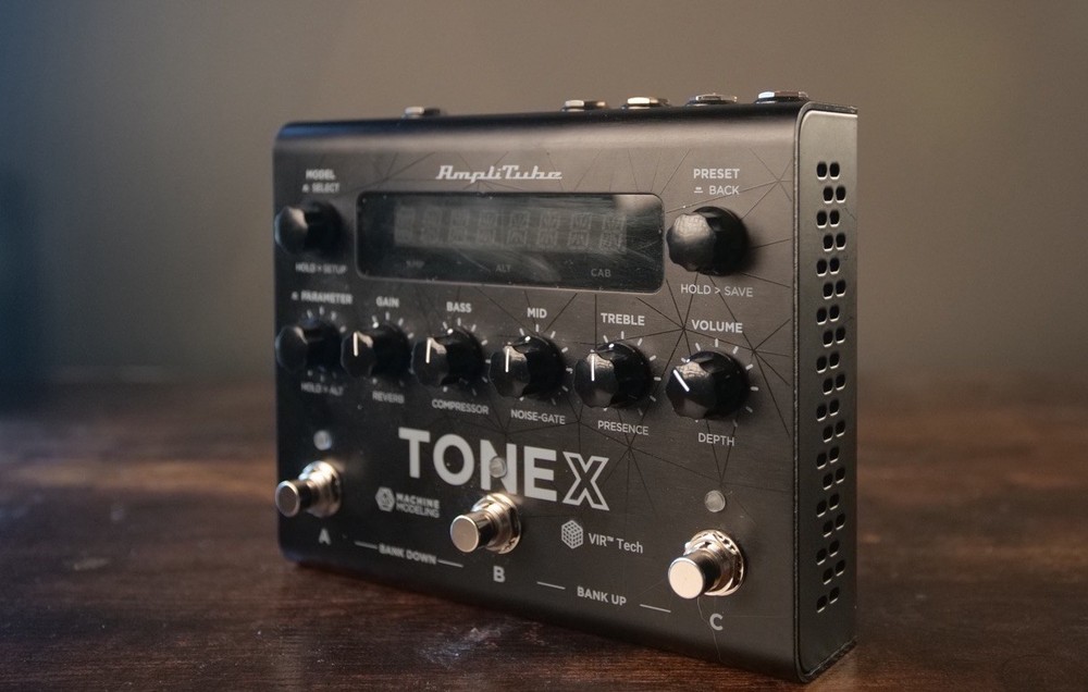 IK Multimedia ToneX Digital Guitar Effects Pedal Processor Compressor Reverb