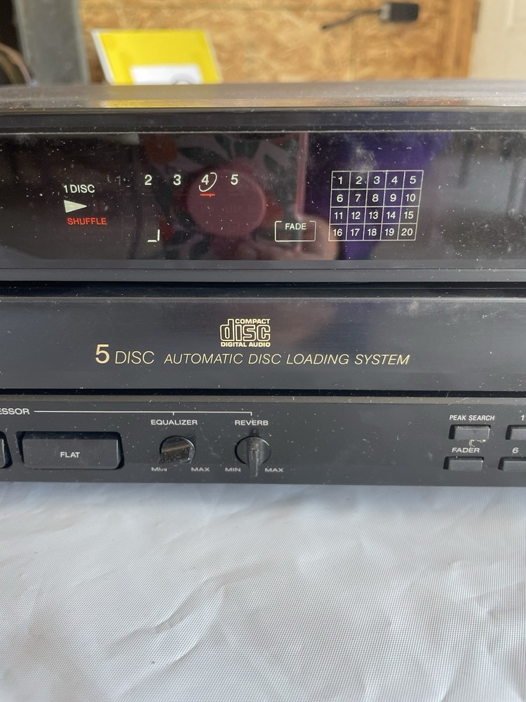 Sony 5 Disk Auto Loading System CD Player. CDP-C625. High Density. Remote