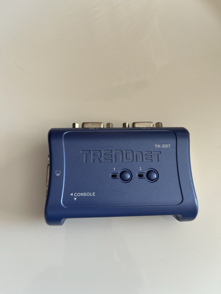 TRENDnet TK-207 – 2-Port PS/2 KVM Switch